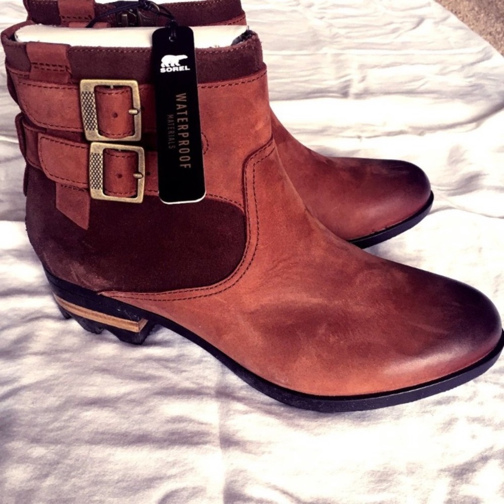 Sorel Lolla Bootie-Burro/Buffalo color. 8.5. NWT